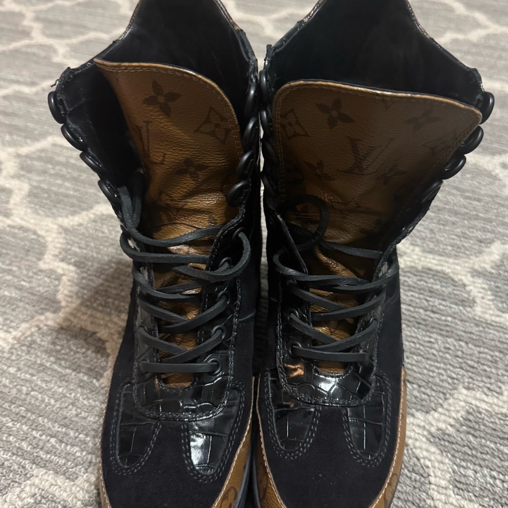 Authentic Louis Vuitton Black and Brown Lace Up Boots size 7